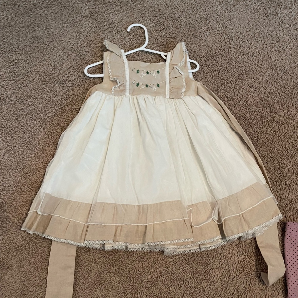 Well Dressed Wolf ‘Oh Holy Night’ dress in size 24m. Perfect for the holidays!!
